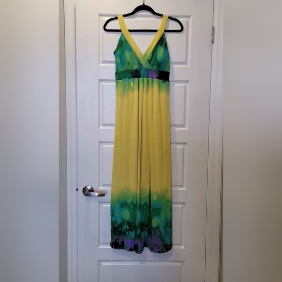 Dress - Picture 4 of 4